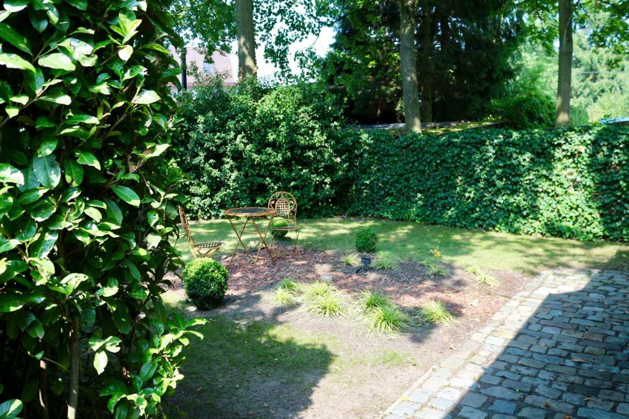 Отель Under Oaks Westmalle Экстерьер фото